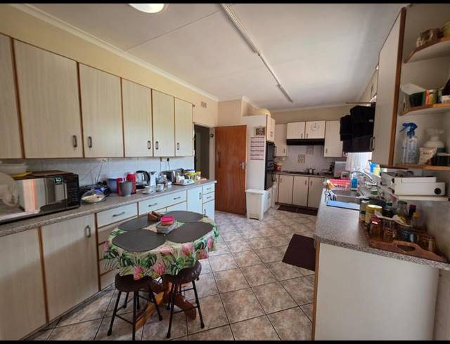 3 BEDROOM HOUSE FOR SALE IN SONLAND PARK